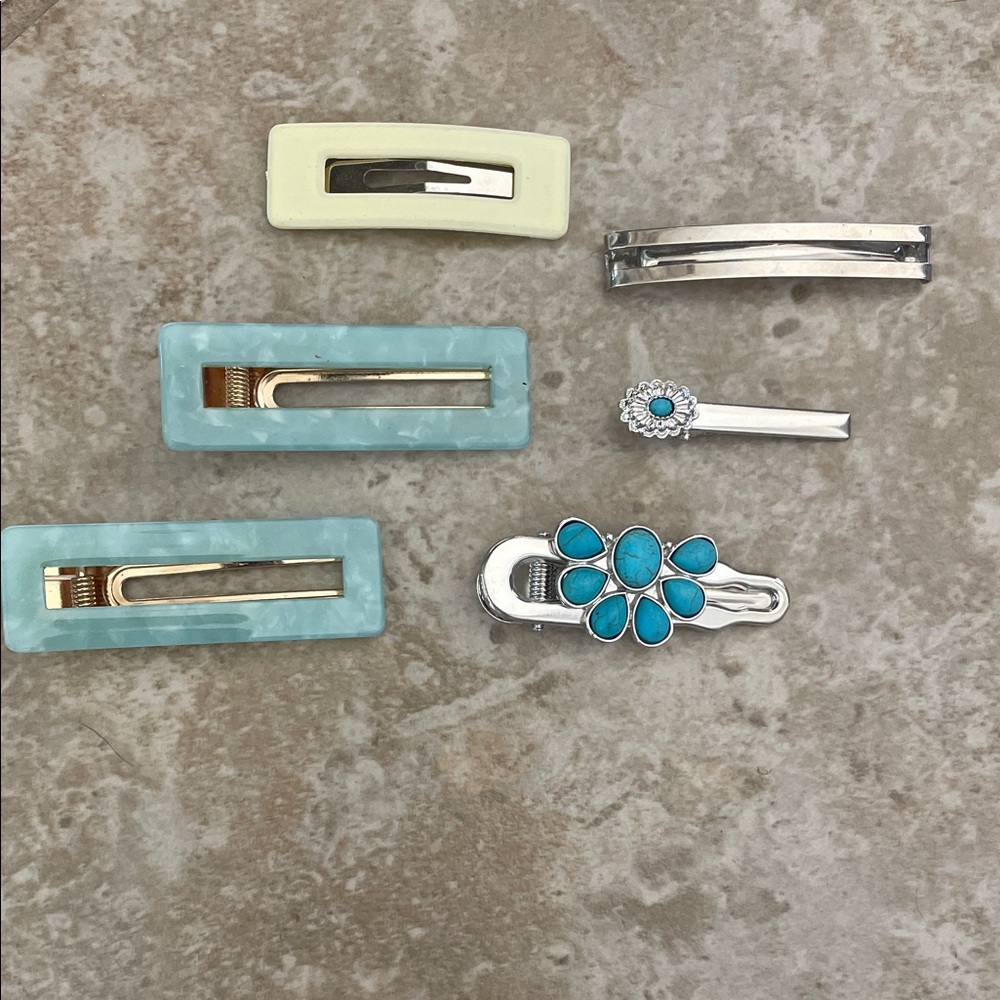 Set of Stylish Hair Clips in Blue and Silver